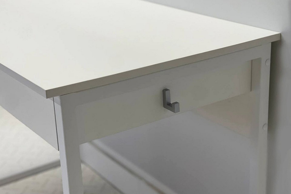 Стол письменный Юниор