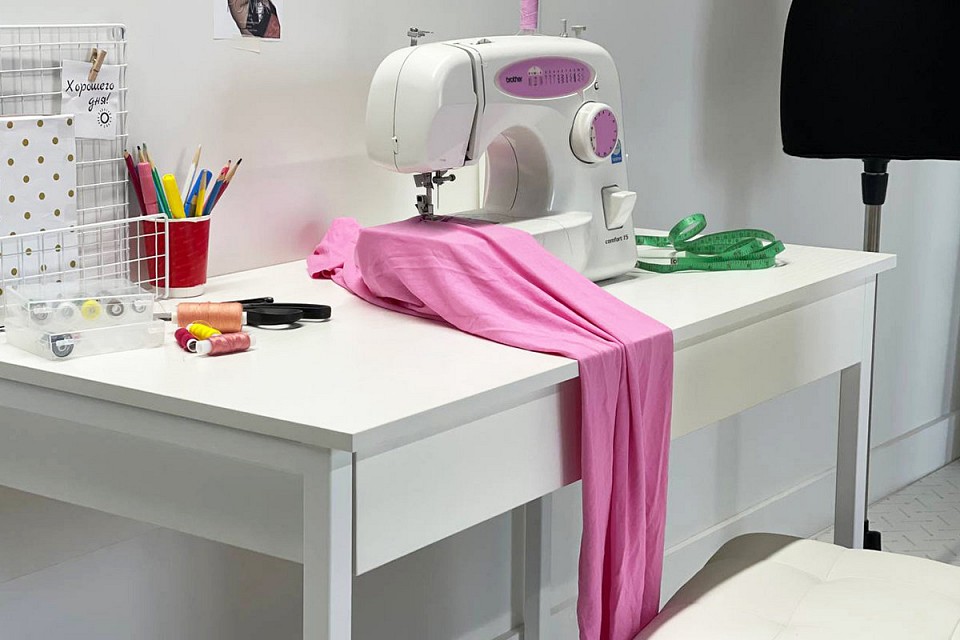 Стол письменный Юниор